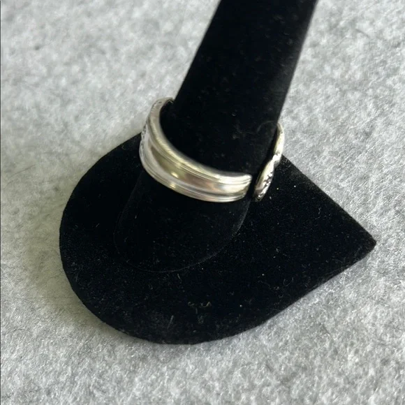 Oneida Stainless Steel Vintage-Inspired Thumb Ring - Picture 7 of 16